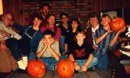 The whole Goertz clan, except me behind my stupid camera. October, 1997